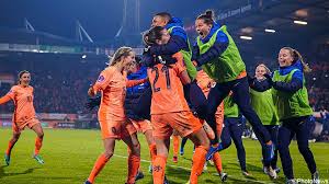 dames voetbal vanavond